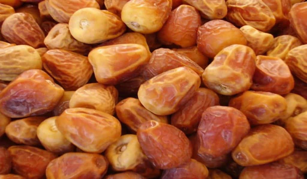 خرما زاهدی درجه یک دستچین با ظاهر عالی